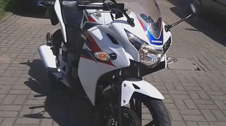 Honda CBR 125 R JC50 Baujahr 2013 Test