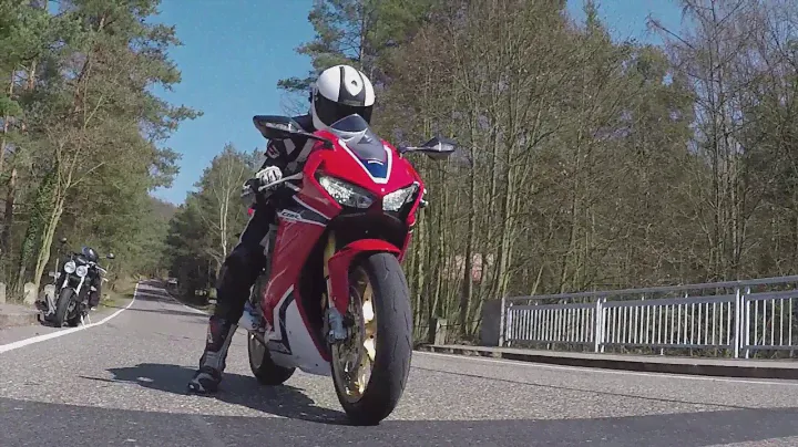 NEW Honda Fireblade SP 2017 0-100 in 3.1 seconds