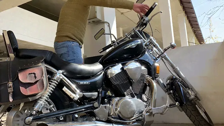 Suzuki Boulevard s83