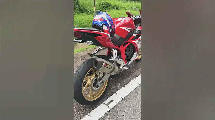 EPIC HONDA CBR250RR 2021 AKRAPOVIC EXHAUST SOUND @MRPVLOG95
