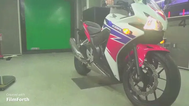 Мотоцикл спортбайк Honda CBR400R ABS рама NC47 модификация ABS спортивный гв 2014 пробег 17 т.км