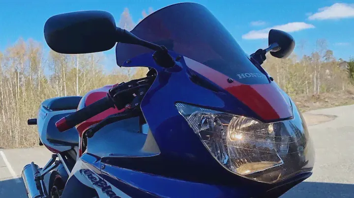 2000 Honda CBR900RR 929 cold engine start and walkaround