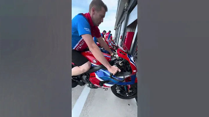 Sound ON! Firing up four CBR1000RR-R FIREBLADE SPs