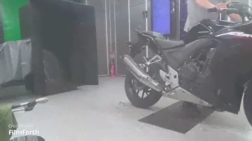 Мотоцикл спортбайк Honda CBR400R ABS рама NC47 модификация ABS спортивный 2014 пробег 2290 км черный