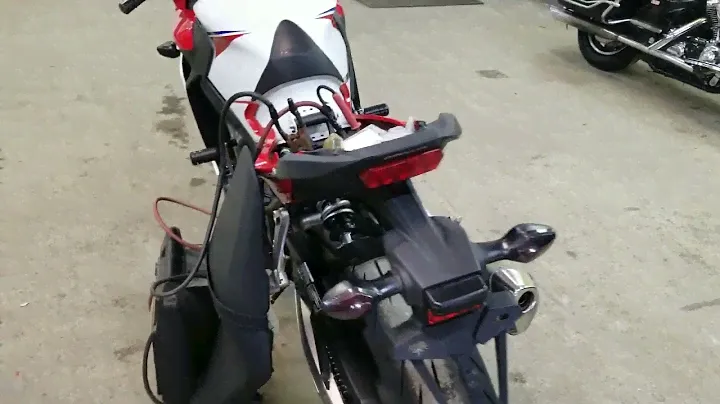 Honda CBR650F 2015г.  Номе рамы: RC83-1000918