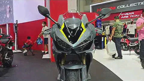 Honda CBR500R 2023 SWORD SILVER METALLIC