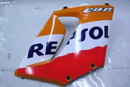 Honda CBR 125 боковые юбки правый Repsol обтекатель