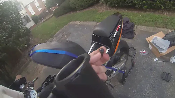 Honda CBR 929 Airbox maintenance Ep 3.