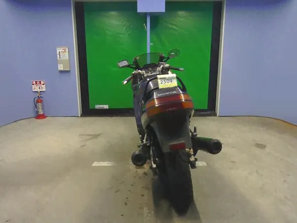 Мотоцикл спортбайк Honda CBR 750-2